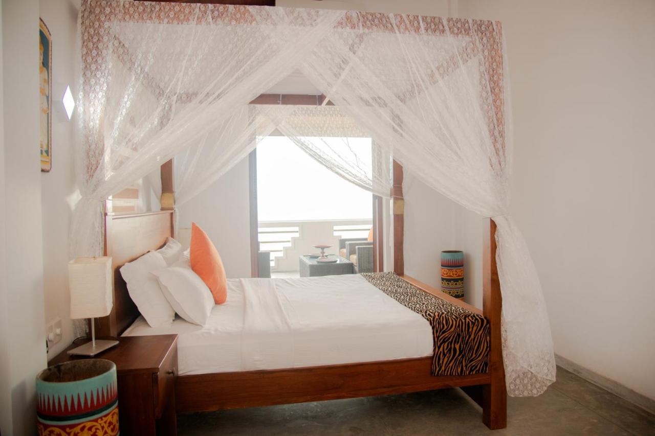 Sea Crest Beach Villa Ambalangoda  Exteriör bild