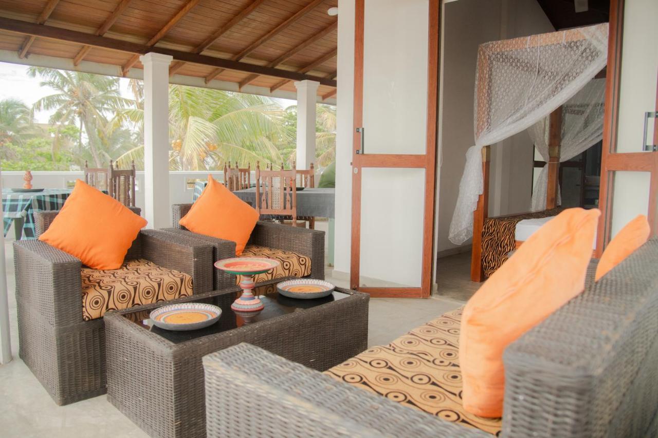 Sea Crest Beach Villa Ambalangoda  Exteriör bild