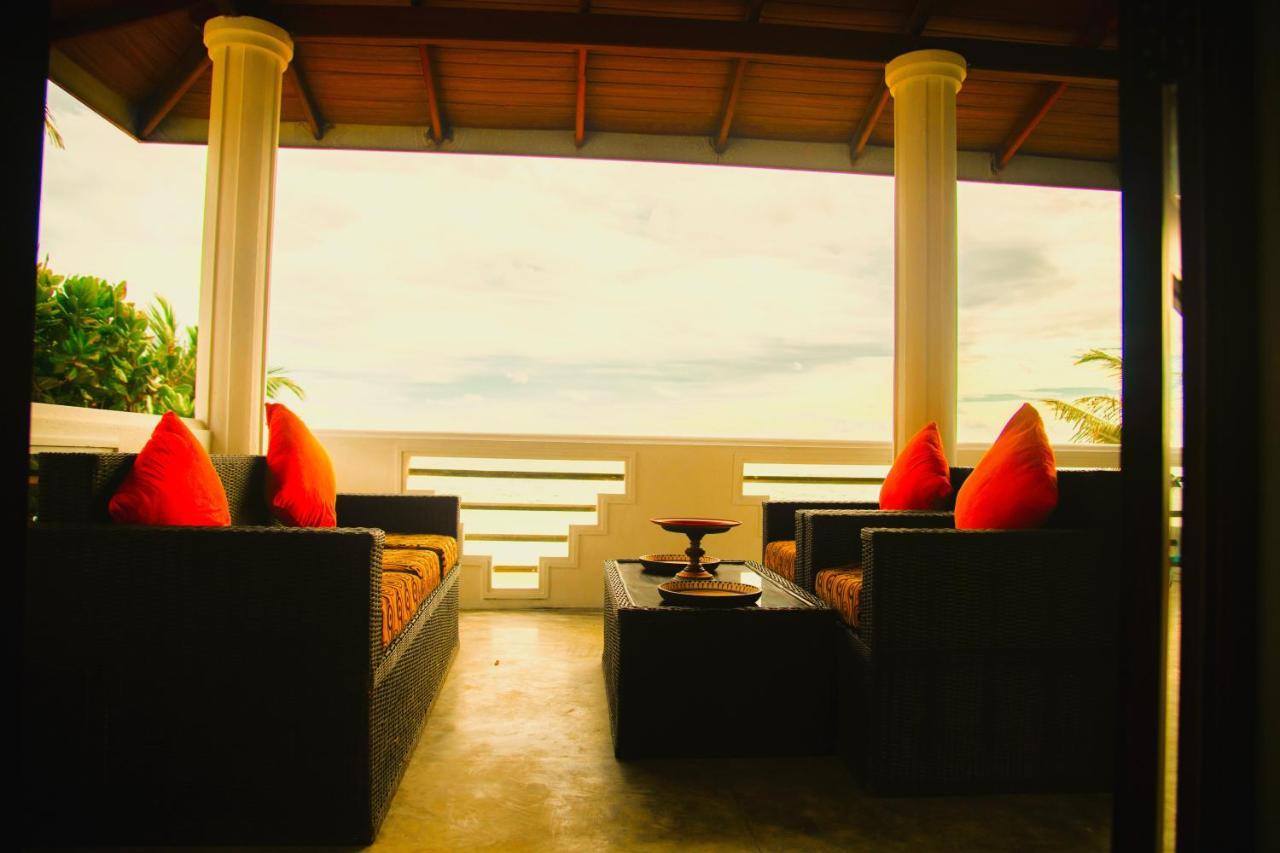 Sea Crest Beach Villa Ambalangoda  Exteriör bild