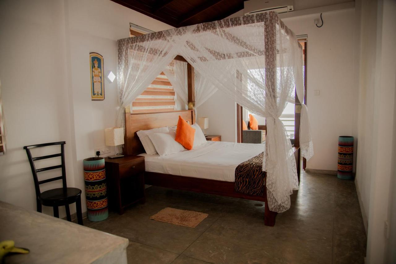 Sea Crest Beach Villa Ambalangoda  Exteriör bild