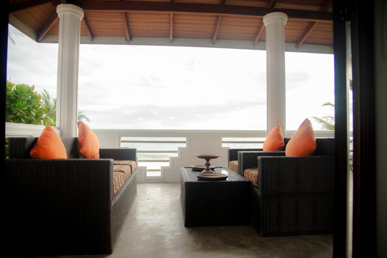 Sea Crest Beach Villa Ambalangoda  Exteriör bild