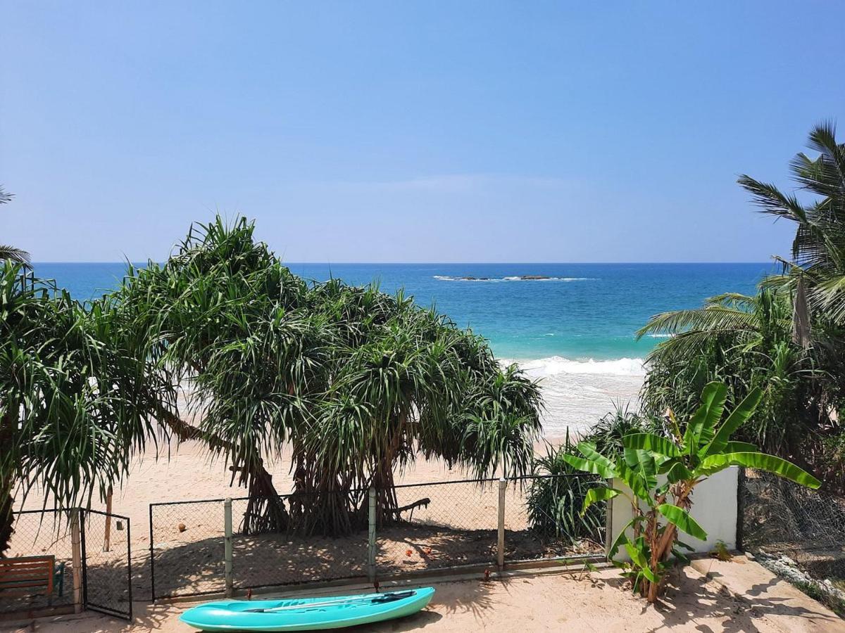 Sea Crest Beach Villa Ambalangoda  Exteriör bild