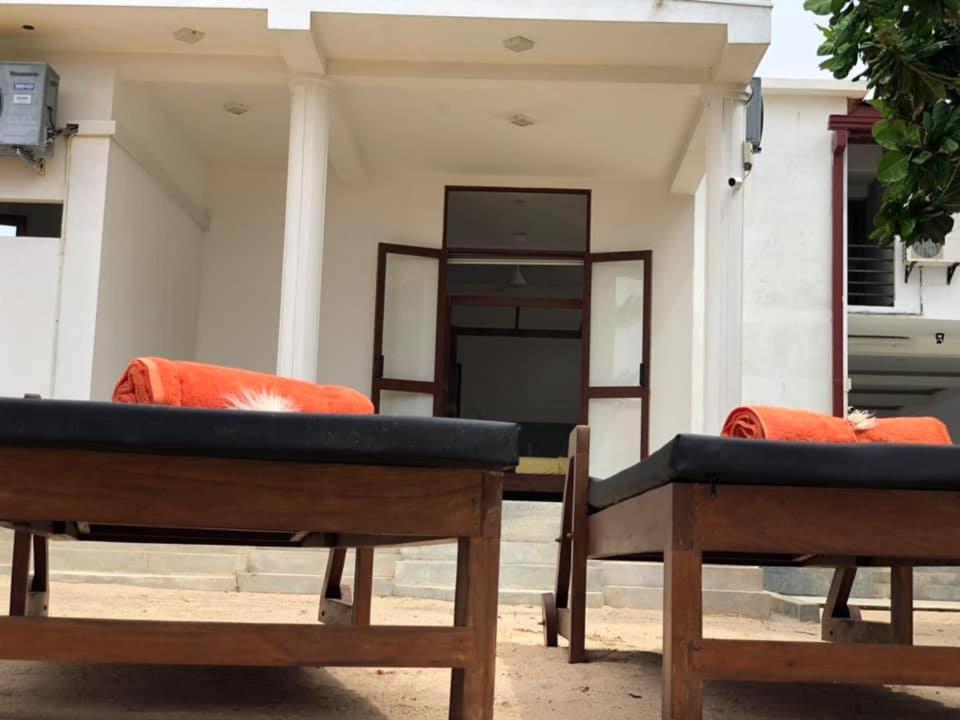 Sea Crest Beach Villa Ambalangoda  Exteriör bild