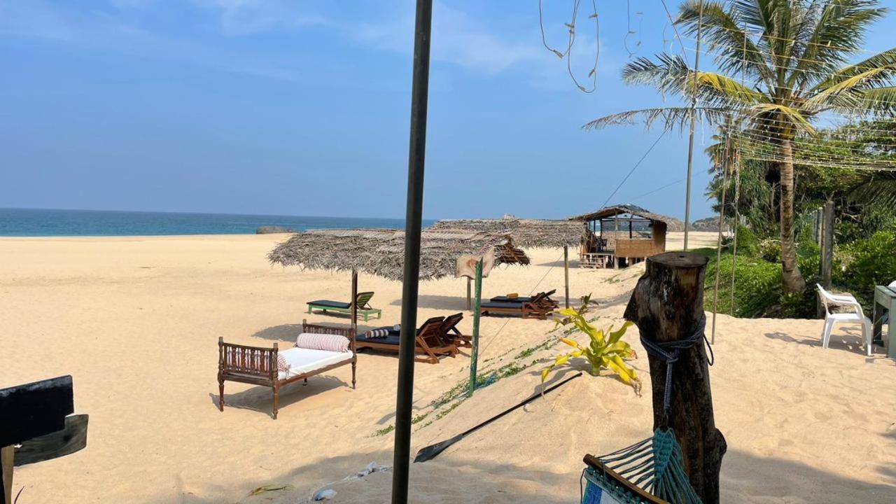 Sea Crest Beach Villa Ambalangoda  Exteriör bild