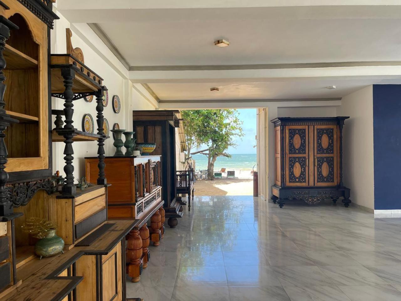 Sea Crest Beach Villa Ambalangoda  Exteriör bild